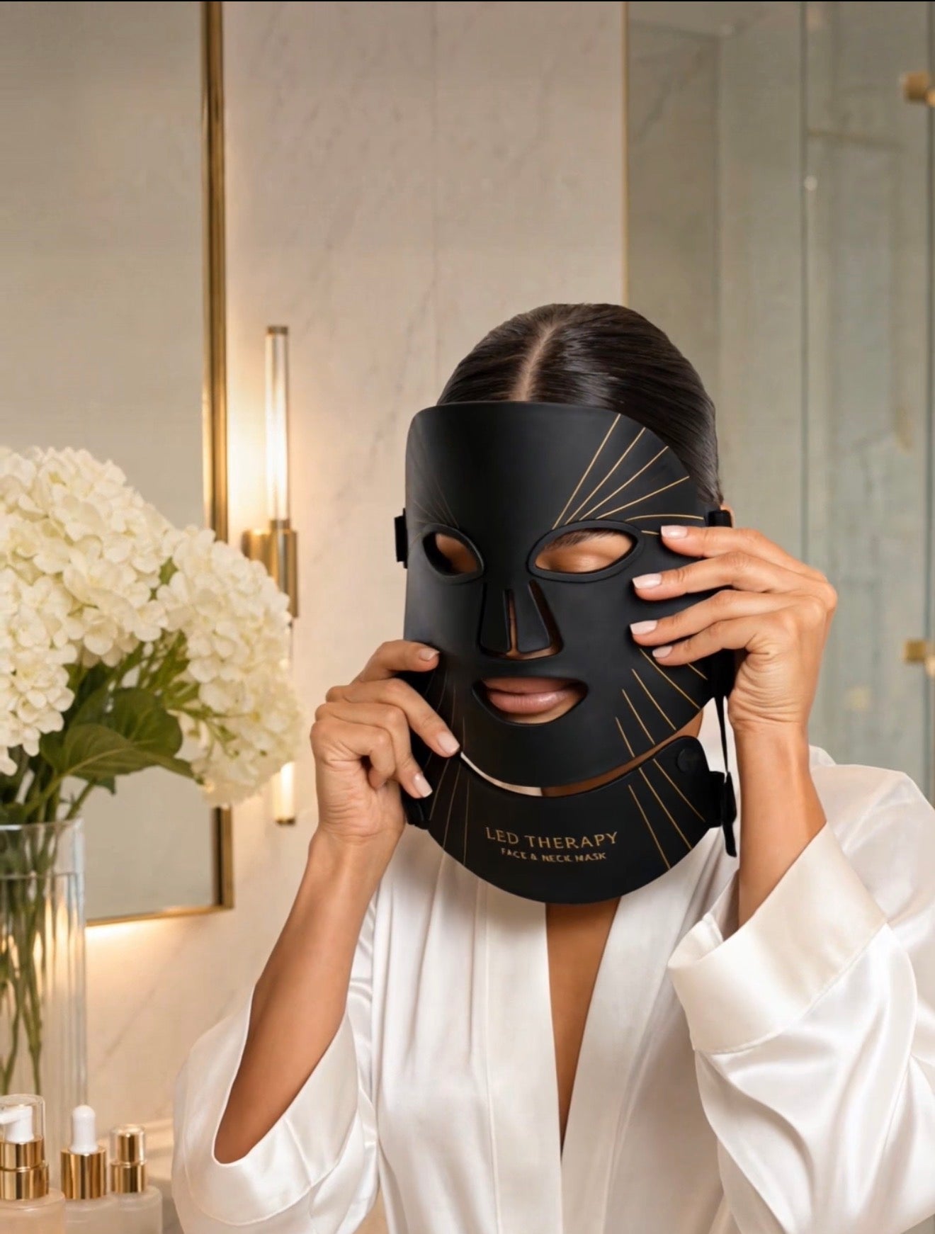 Veluna LED Light Therapy Mask — Face & Neck